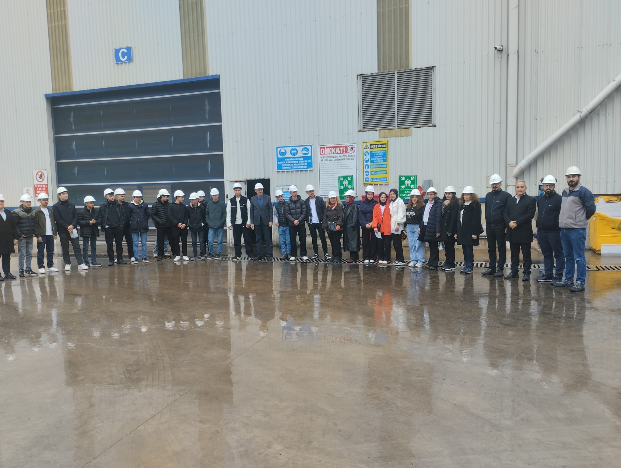 ÇELSANTAŞ ÇELİK FİRMASINA ÖĞRENCİLERLE ZİYARET GERÇEKLEŞTİRİLDİ.